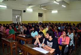 Class Room of RA Podar College of Commerce and Economics, Mumbai in Mumbai 