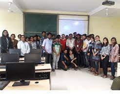Group photo VIT Business School in Chennai	