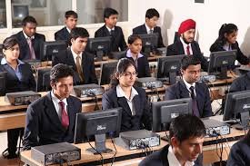 computer lab SAL College of Engineering (SCE, Ahmedabad) in Ahmedabad