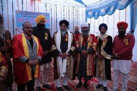 Group photo Guru Gobind Singh Khalsa College in Amritsar